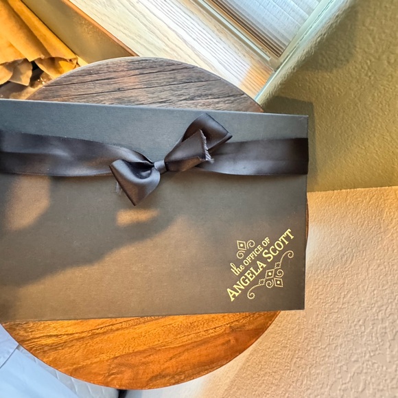 The Office of Angela Scott Miss Button in Pink Snake
Size 36.1/2 - Picture 15 of 15